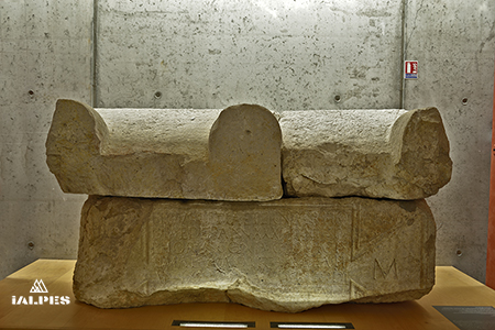 Sarcophage, Musée gallo-romain d'Aoste,  Isère